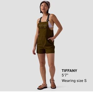 Stoic utility shortall. New with tags. Size M